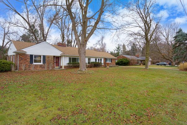 Backyard, Exterior, Facade, Brick Facade, Ranch