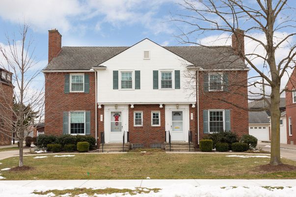 Exterior, Facade, Brick Facade, Split Level