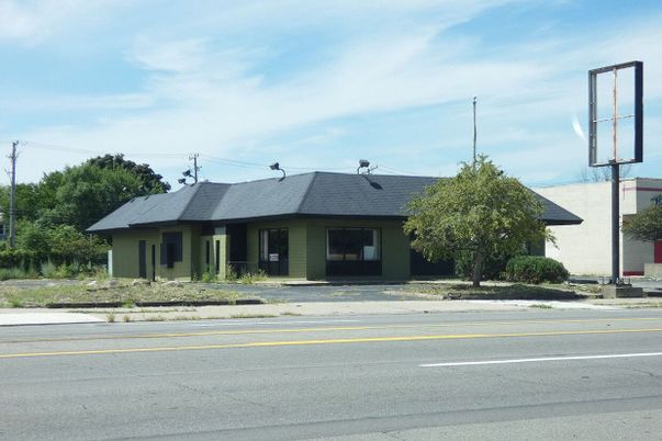 Exterior, Facade, Ranch