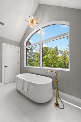Bathroom, Free Standing Baths, Interior, Marble, Pendant Lights