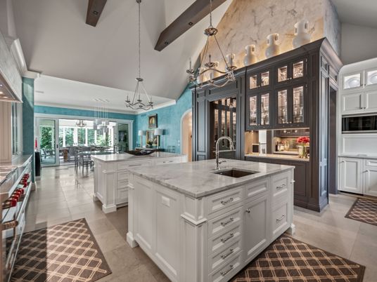 Chandelier, Dining room, Interior, Kitchen, Pendant Lights, Stainless Steel Appliances, Wooden Beams