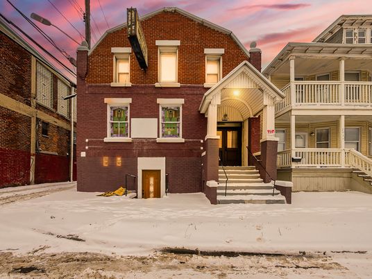 Exterior, Facade, Brick Facade, Rowhouse