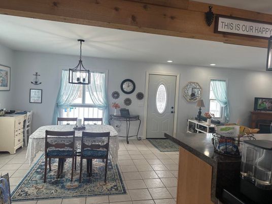Dining room, Interior, Pendant Lights, Recessed Lighting