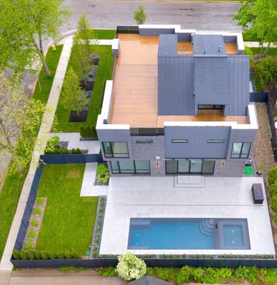 Exterior, Drone