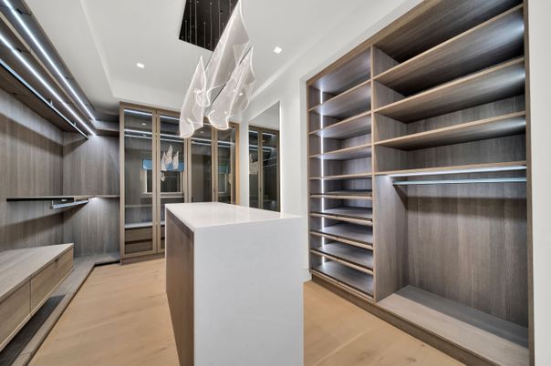 Interior, Pendant Lights, Recessed Lighting, Walk-in Closets, Wood Texture Flooring
