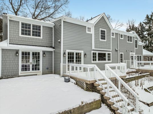 Exterior, Facade, Rowhouse