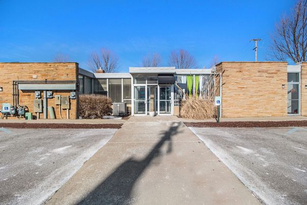 Exterior, Facade, Modern