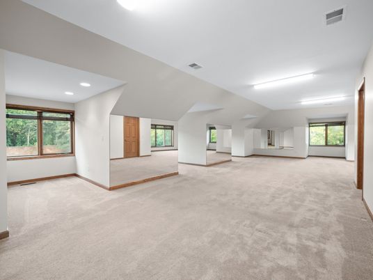 Empty room, Interior, Recessed Lighting