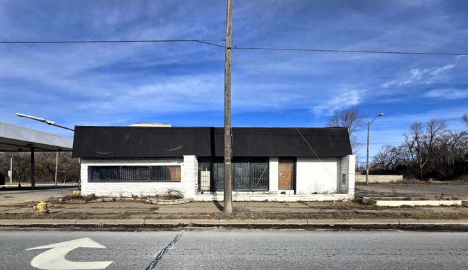 Exterior, Facade, Ranch