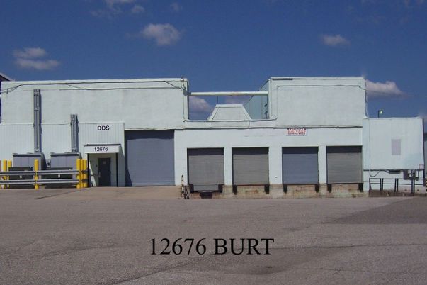 Attached, Exterior, Facade, Modern