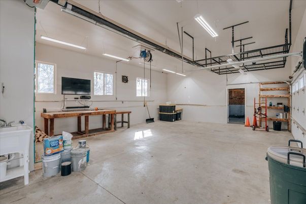 Garage, Interior