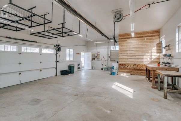 Garage, Interior