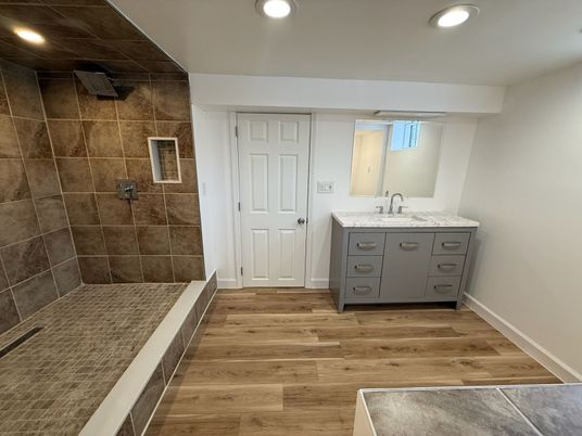 Bathroom, Interior, Recessed Lighting, Wood Texture Flooring