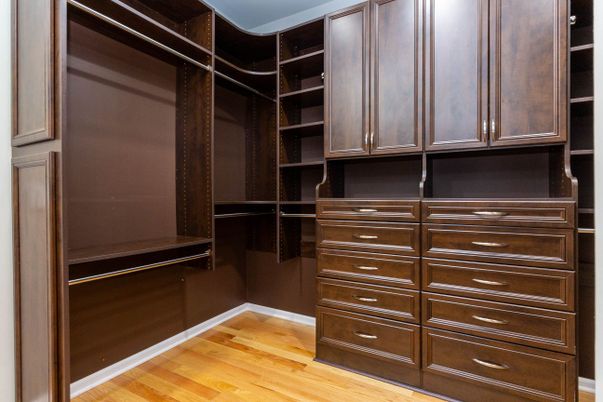Interior, Walk-in Closets, Wood Texture Flooring