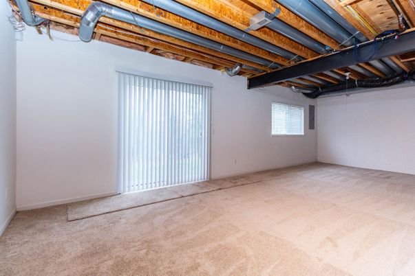 Empty room, Interior, Wooden Beams