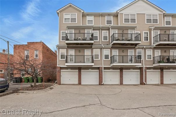 Attached, Exterior, Facade, Rowhouse