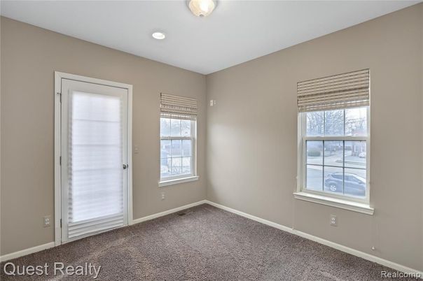 Empty room, Interior, Recessed Lighting