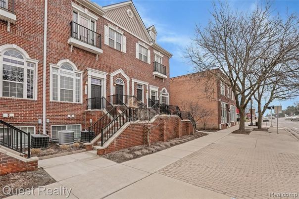 Exterior, Facade, Brick Facade, Rowhouse