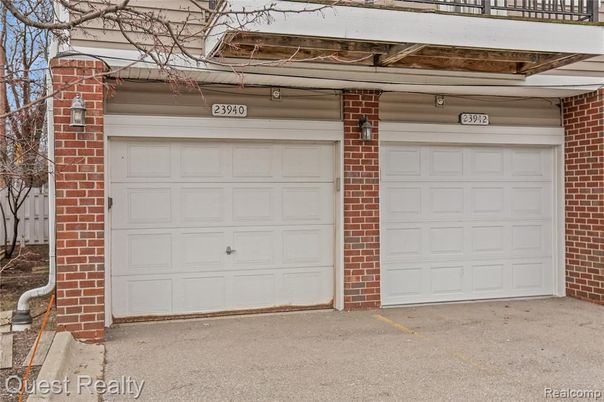 Detached Garage, Exterior