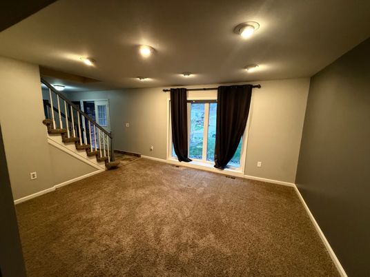 Empty room, Interior, Recessed Lighting