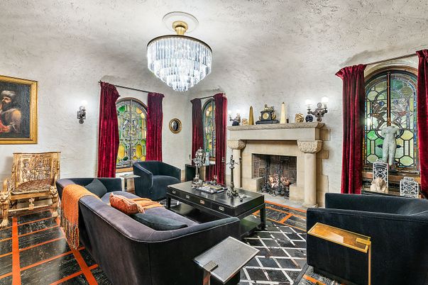 Chandelier, Fireplace, Interior, Living room, Piano