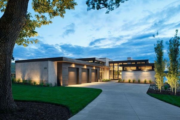 Attached, Backyard, Exterior, Facade, Modern