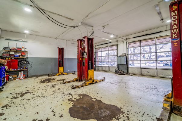 Fitness Equipment, Interior, Recessed Lighting