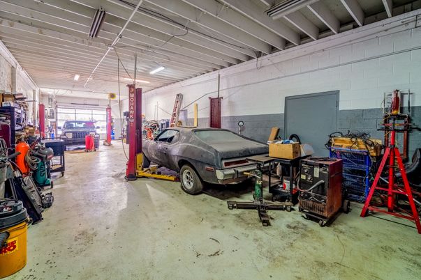 Garage, Interior
