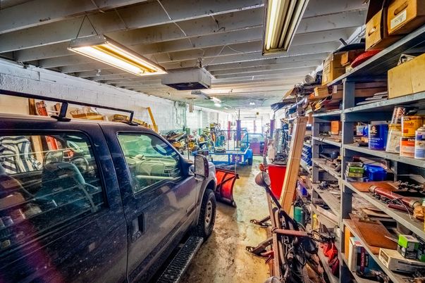 Garage, Interior