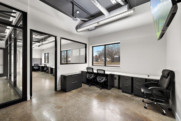 Home Office, Interior