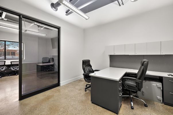 Home Office, Interior