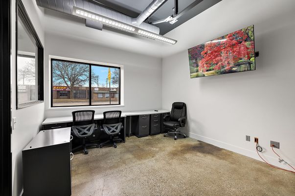 Home Office, Interior
