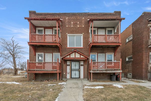 Exterior, Facade, Brick Facade, Rowhouse