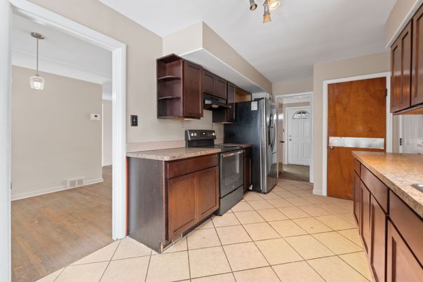 Interior, Kitchen, Pendant Lights, Wood Texture Flooring