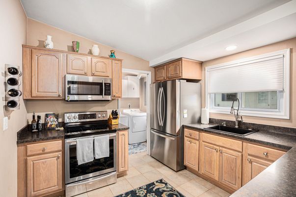 Interior, Kitchen, Recessed Lighting, Stainless Steel Appliances, Washer