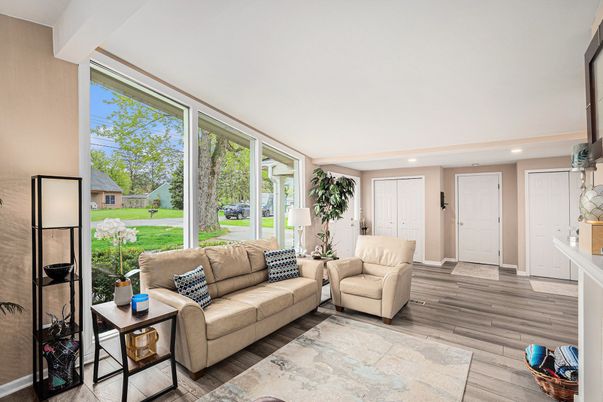 Interior, Living room, Recessed Lighting, Wood Texture Flooring