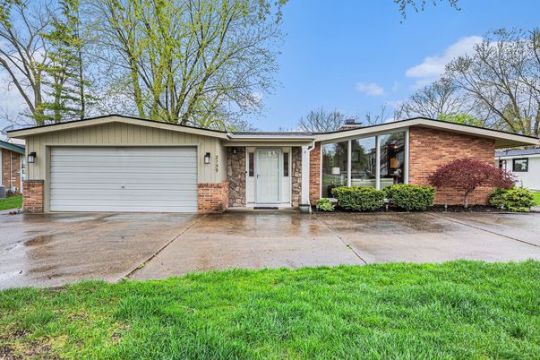 Attached, Exterior, Facade, Brick Facade, Ranch