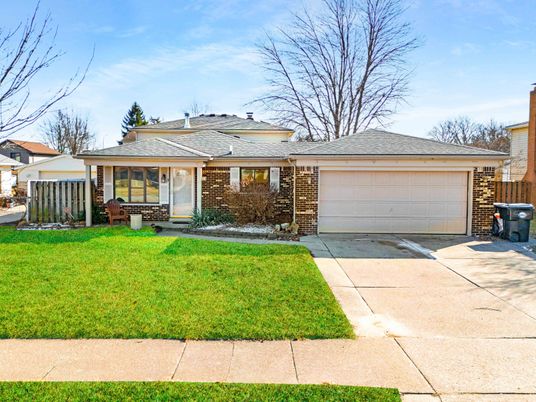 Attached, Exterior, Facade, Brick Facade, Ranch