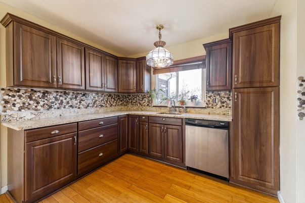 Interior, Kitchen, Pendant Lights, Wood Texture Flooring