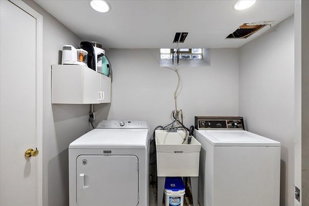 Interior, Recessed Lighting, Utility Closets, Washer