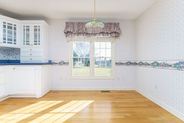Interior, Pendant Lights, Wood Texture Flooring