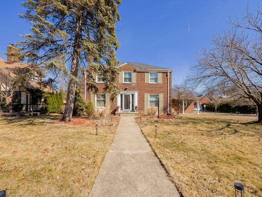 Backyard, Exterior, Facade, Brick Facade, Georgian