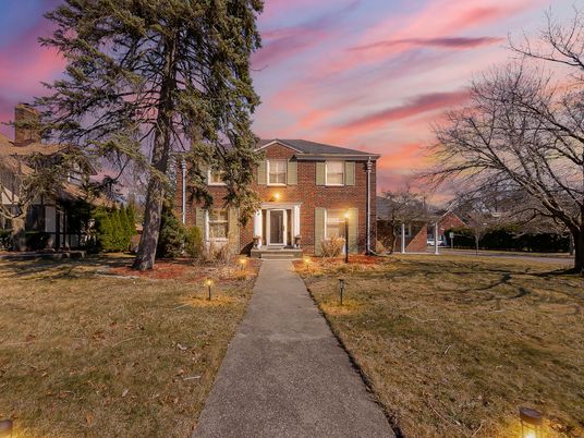 Backyard, Exterior, Facade, Brick Facade, Georgian