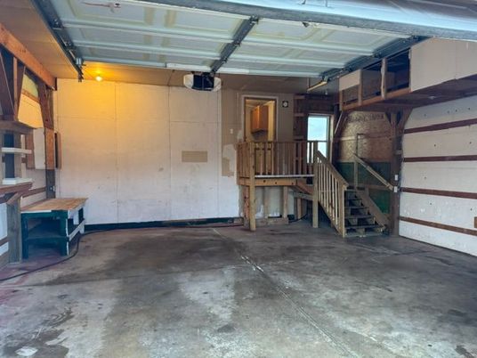 Garage, Interior