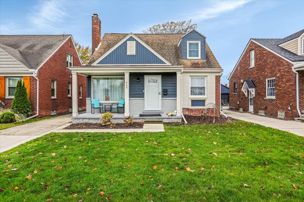 Exterior, Facade, Brick Facade, Cape Cod