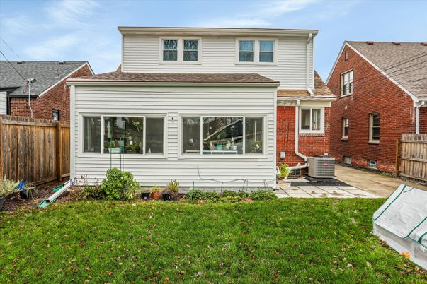 Exterior, Facade, Brick Facade, American Foursquare