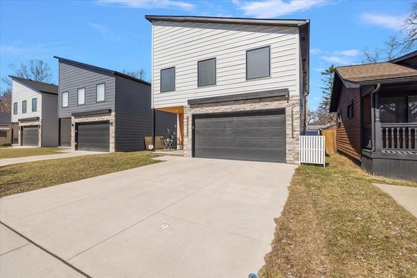 Attached, Exterior, Facade, Modern
