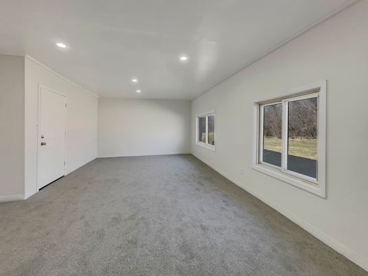 Empty room, Interior, Recessed Lighting