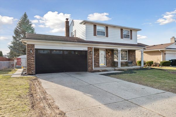 Attached, Exterior, Facade, Brick Facade, Split Level