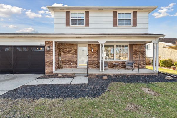 Attached, Exterior, Facade, Brick Facade, Split Level